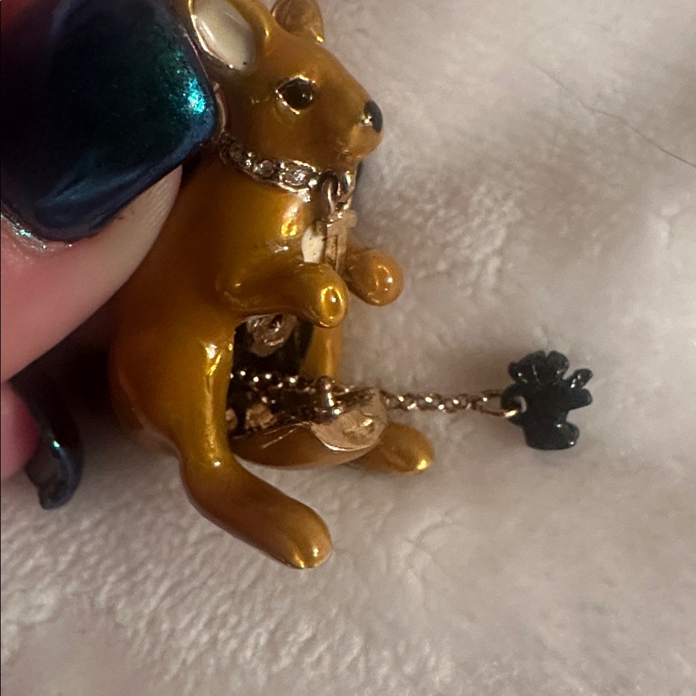 Like new - Juicy Couture Kangaroo Charm - Picture 6 of 6